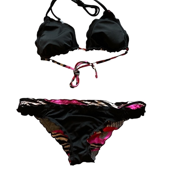 Adorable Reversible RuffledSwimwear Bikini String Top Full Back Great Condition! - Picture 6 of 8